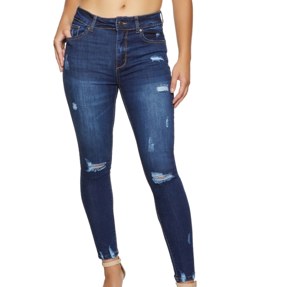 ☘5/$25 Uplifting Wax Skinny Jeans